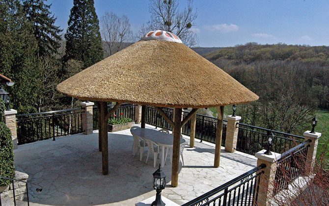 Mobilier en chaume — Les Chaumières de Bourgogne