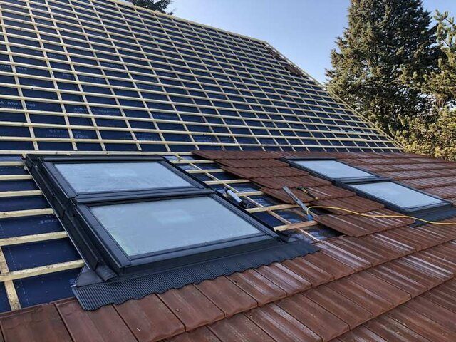 Fenêtres VELUX — Romain Pertet Toiture