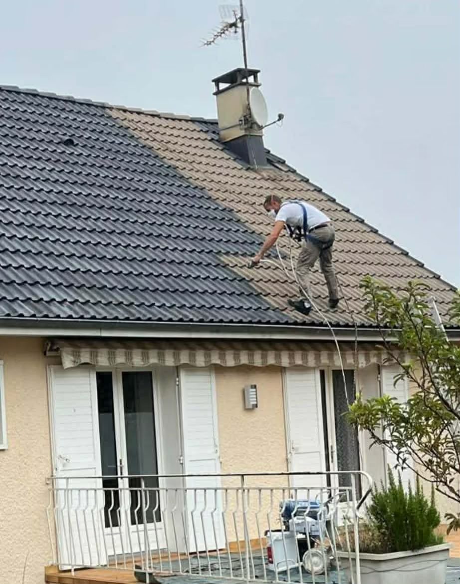 Rénovation tuiles béton — Toiture et Clôture 71
